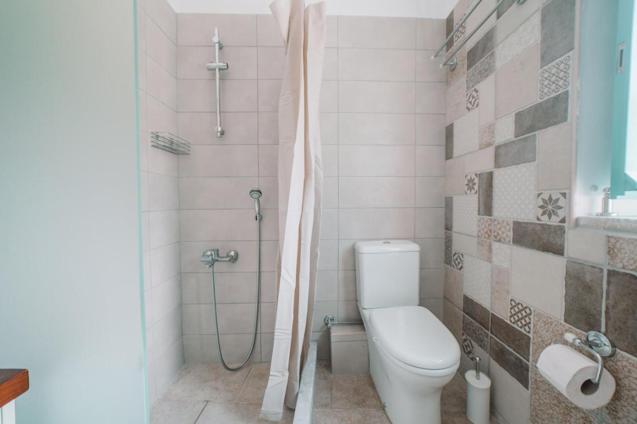 George Seafront Suites Néon Oítilon Buitenkant foto