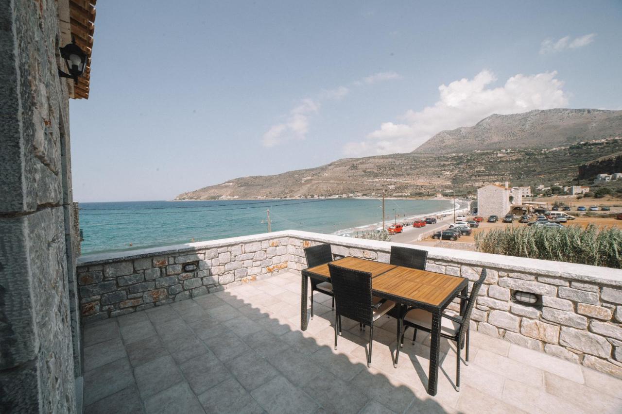 George Seafront Suites Néon Oítilon Buitenkant foto
