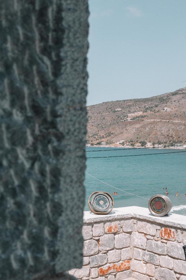 George Seafront Suites Néon Oítilon Buitenkant foto