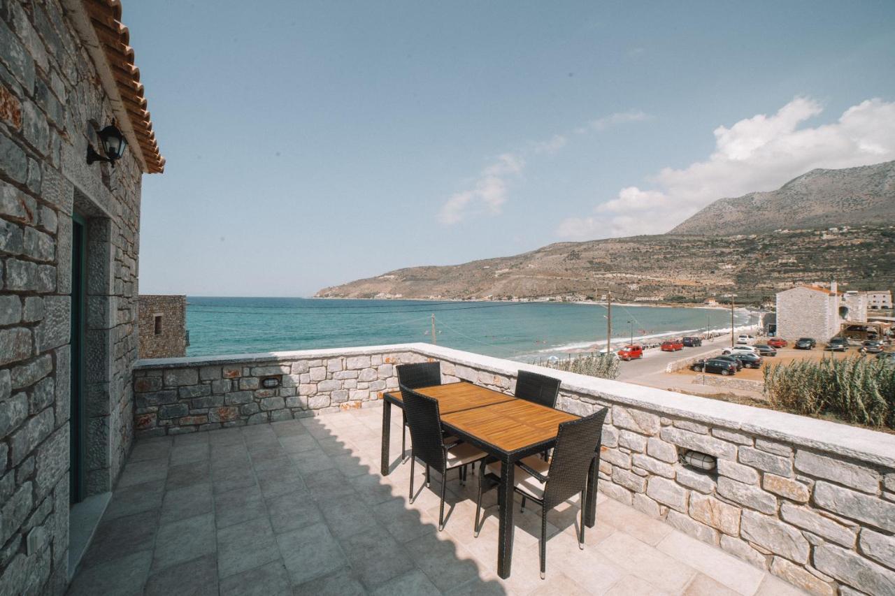 George Seafront Suites Néon Oítilon Buitenkant foto