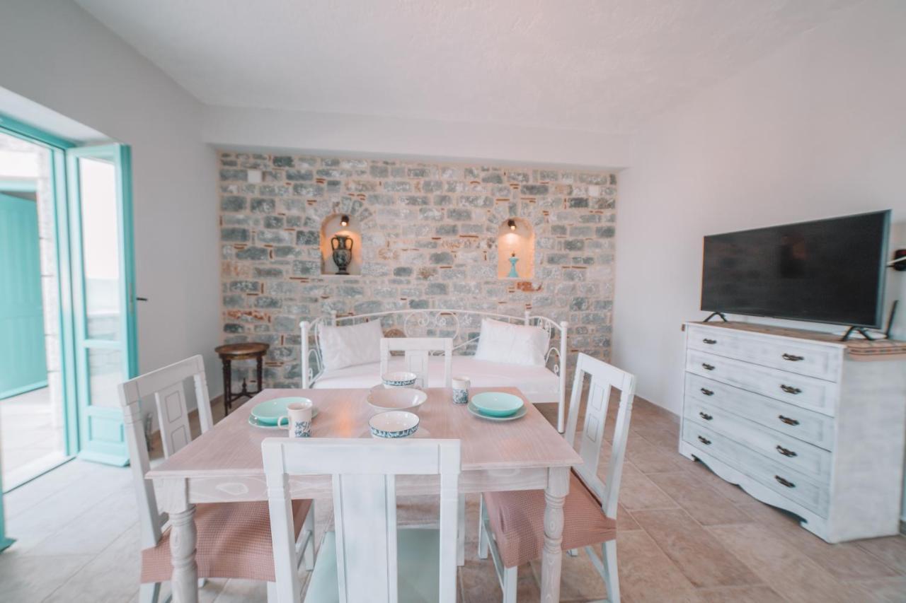 George Seafront Suites Néon Oítilon Buitenkant foto