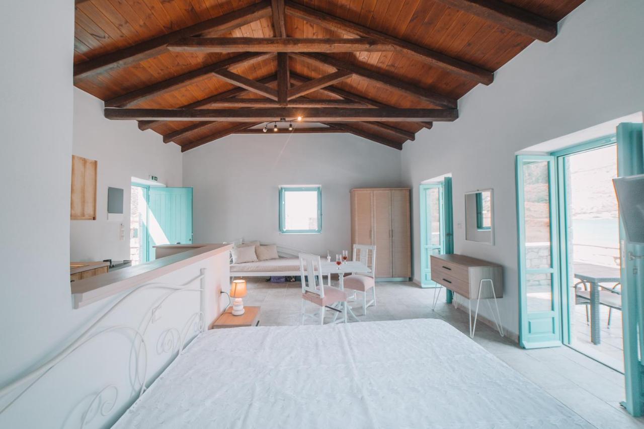 George Seafront Suites Néon Oítilon Buitenkant foto